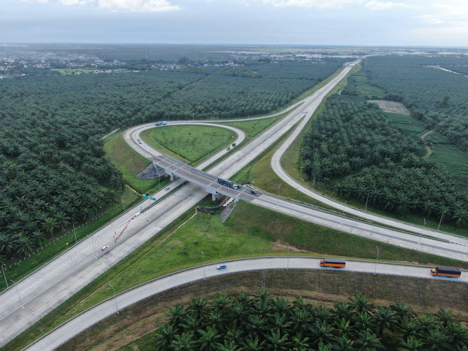 libur-panjang-hari-raya-waisak-35077-kendaraan-lintasi-ruas-tol-kutepat