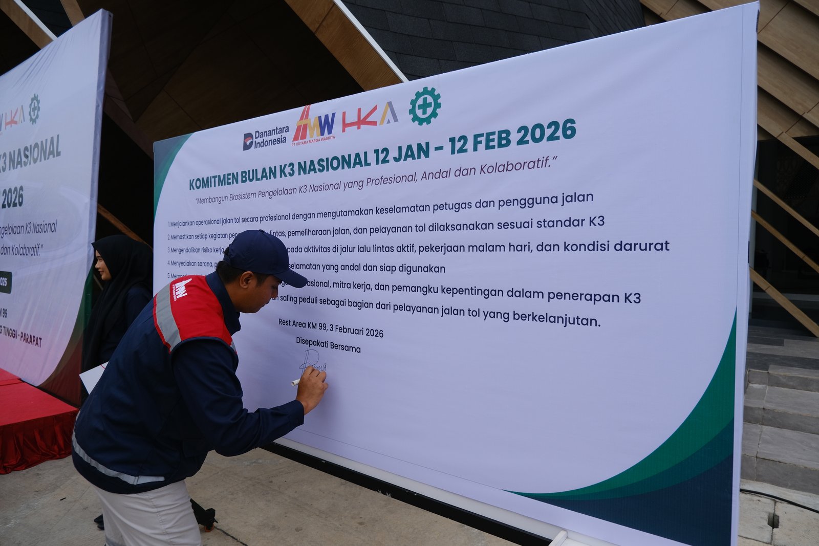 tumbuhkan-budaya-keselamatan-dan-kesehatan-kerja-hamawas-gelar-kegiatan-apel-dan-donor-darah-pada-bulan-k3