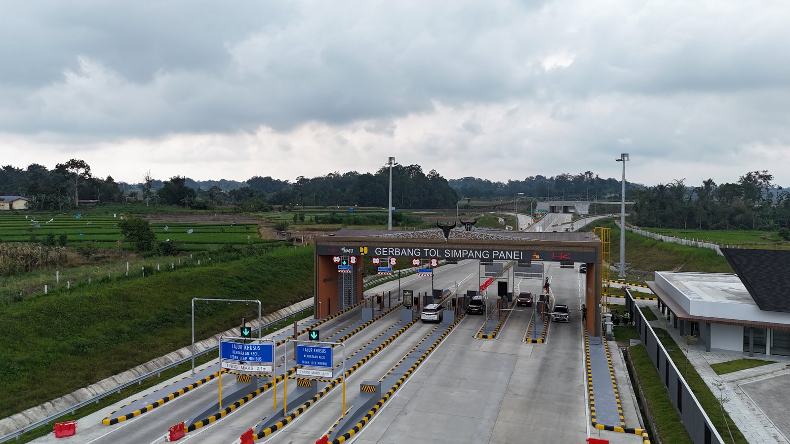 tol-kutepat-segmen-sinaksak-simpang-panei-layani-88867-kendaraan-selama-fungsional-nataru-20252026