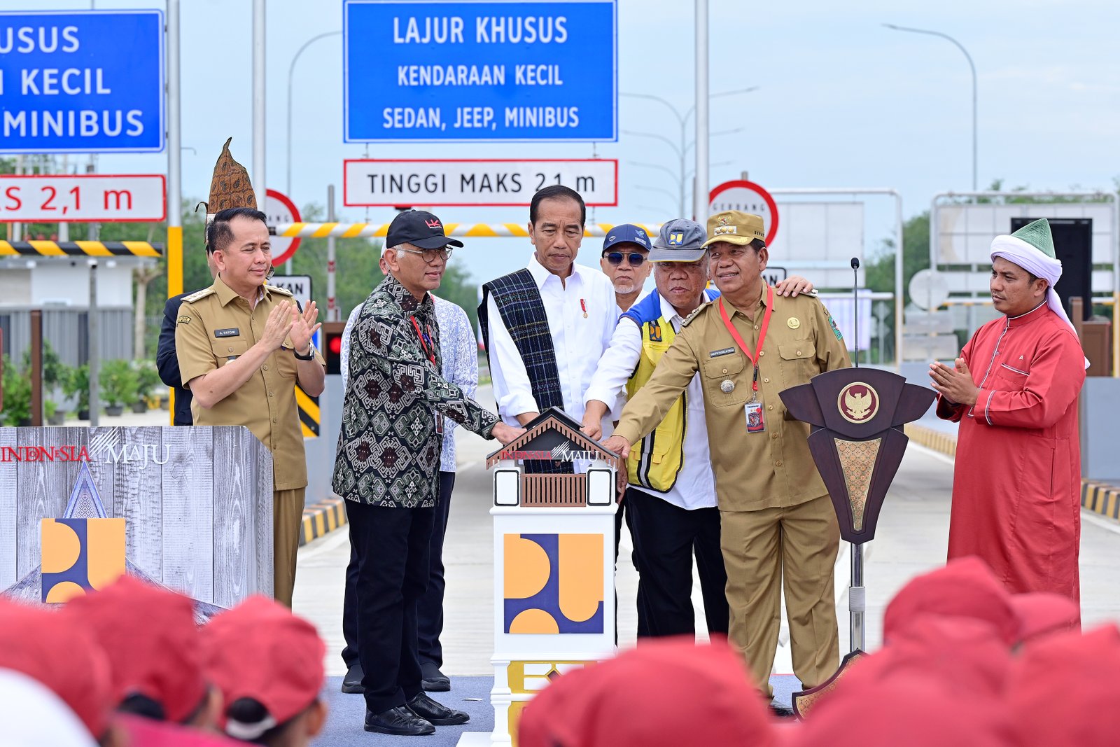 tingkatkan-konektivitas-dan-perekonomian-pariwisata-di-sumut-presiden-jokowi-resmikan-jalan-tol-tebing-tinggi-serbelawan-sinaksak-garapan-hutama-marga-waskita