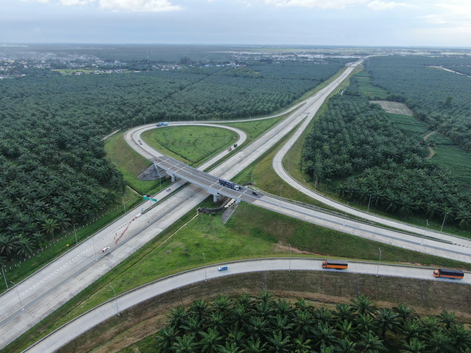libur-panjang-hari-raya-waisak-35077-kendaraan-lintasi-ruas-tol-kutepat