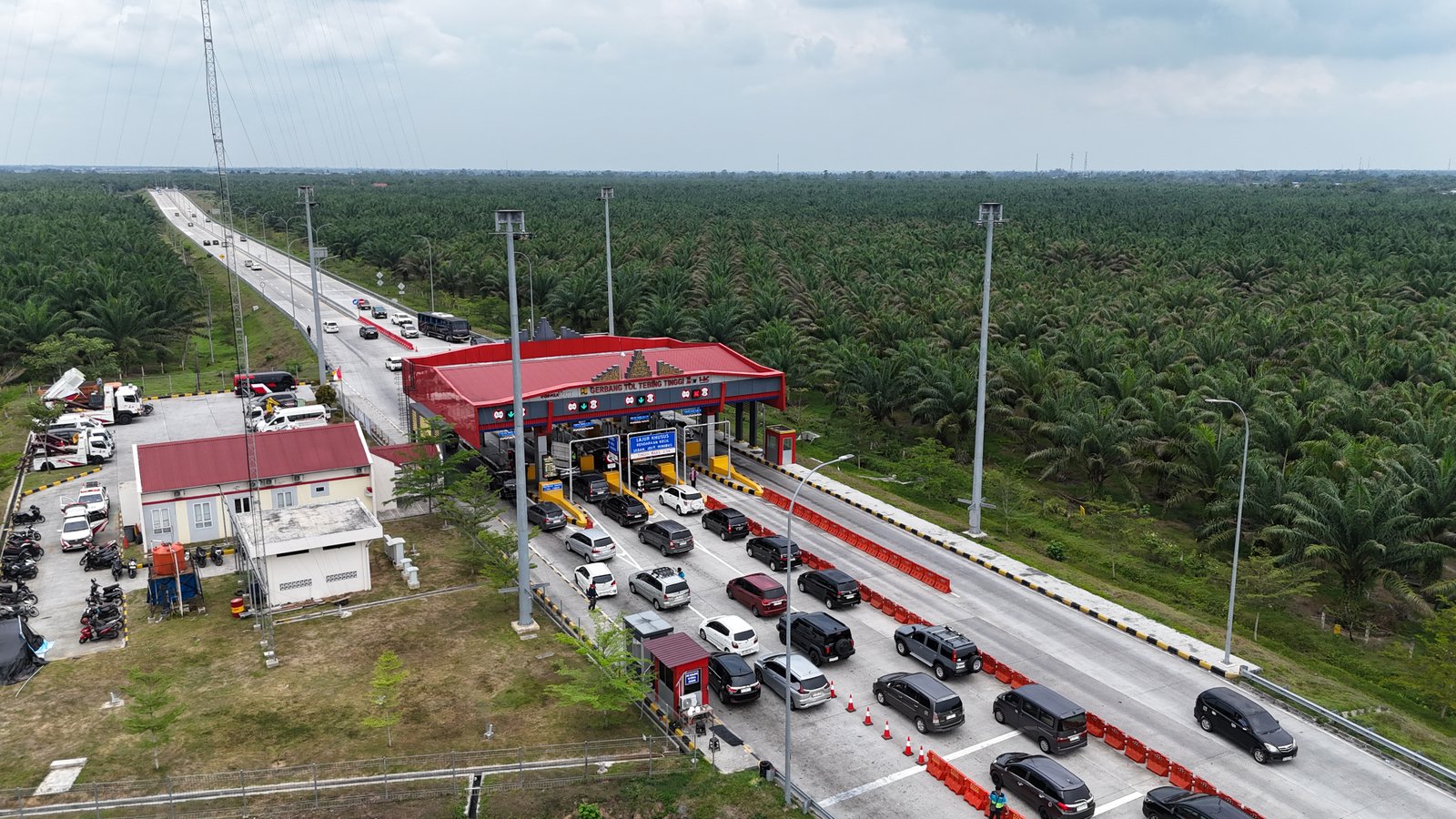 trafik-tol-kutepat-naik-1965-persen-127-ribu-kendaraan-melintas-saat-libur-panjang